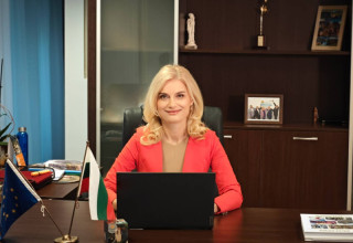 Министърът на туризма Зарица Динкова 